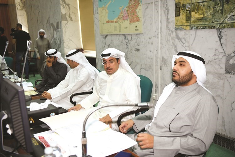 عبدالعزيز المعجل وعبدالوهاب بورسلي ود.علي بن ساير وعبدالله الرومي