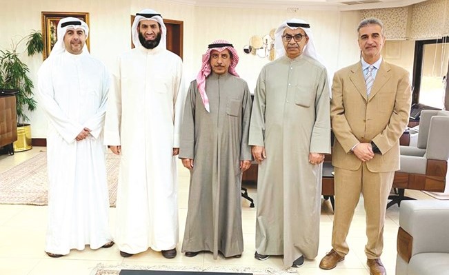 مع اتحاد مستوردي الأدوية وأصحاب الصيدليات د. عبدالله البدر وفيصل المعجل