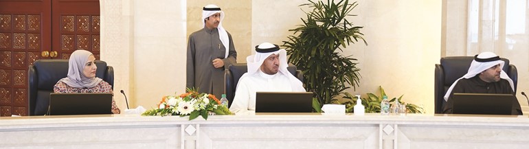 محمد الجبري ود. فهد العفاسي خلال الاجتماع