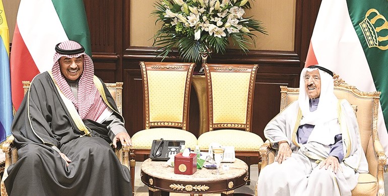 صاحب السمو مستقبلا سمو رئيس الوزراء الشيخ صباح الخالد