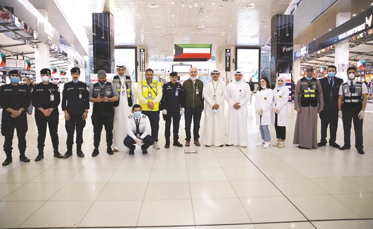 جانب من الزيارة بحضور ممثلي stc ووزارة الداخلية وشركة علي عبدالوهاب والطيران المدني