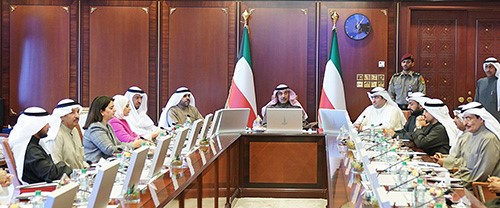 رئيس الوزراء ينقل شكر وتحيات صاحب السمو وولي العهد لكافة المعنيين بمكافحة انتشار كورونا على جهودهم المتواصلة لاحتواء انتشار الفيروس