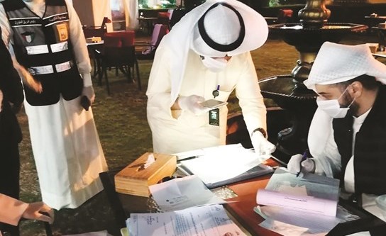 جانب من تحرير المخالفات