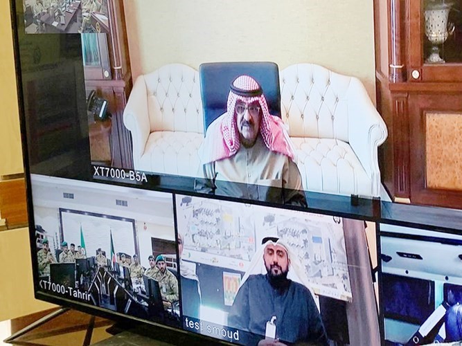 الشيخ مشعل الأحمد خلال الاتصال المرئي مع الشيخ د.باسل الصباح ومريم العقيل