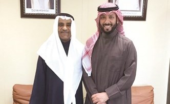 الحمدان مستقبلا البدري في مكتبه امس