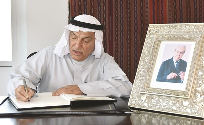 المستشار محمد أبوالحسن يدون كلمته 	(محمد هنداوي)