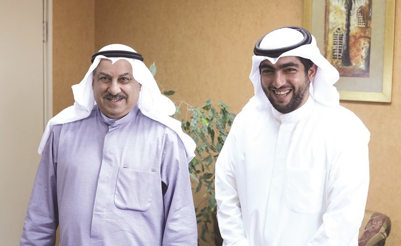 علي البغلي مع الزميل سلطان العبدان