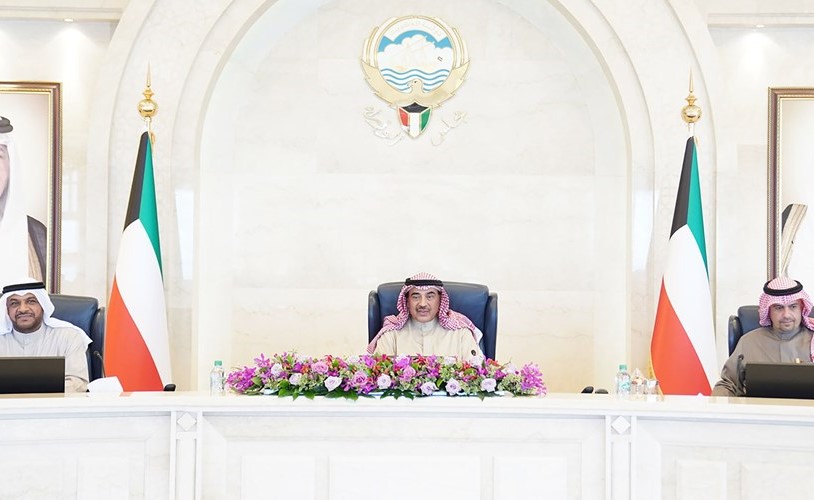 سمو الشيخ صباح الخالد والشيخ احمد المنصور وأنس الصالح خلال الاجتماع