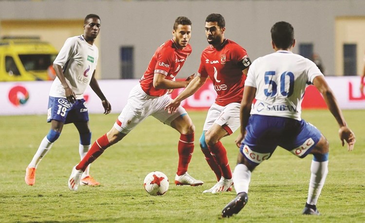 هل يكرر الأهلي اليوم فوز الدور الأول على سموحة؟