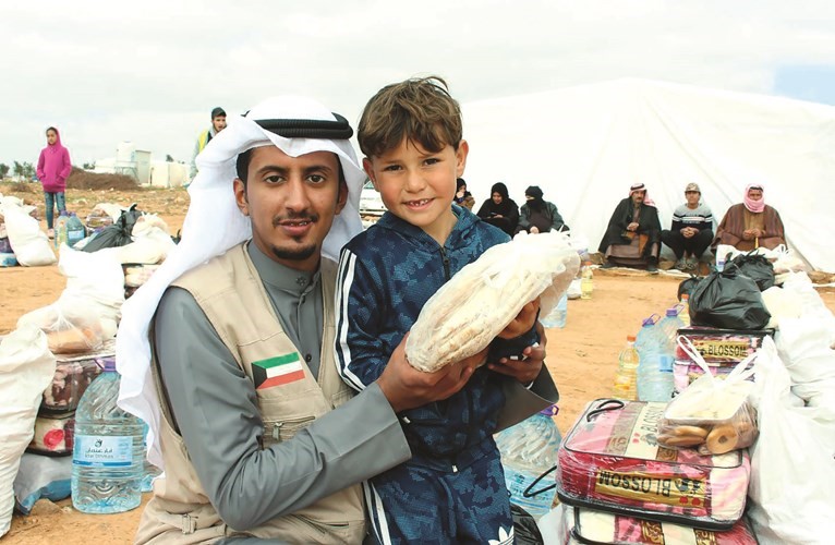 إشراف مباشر على توزيع المساعدات