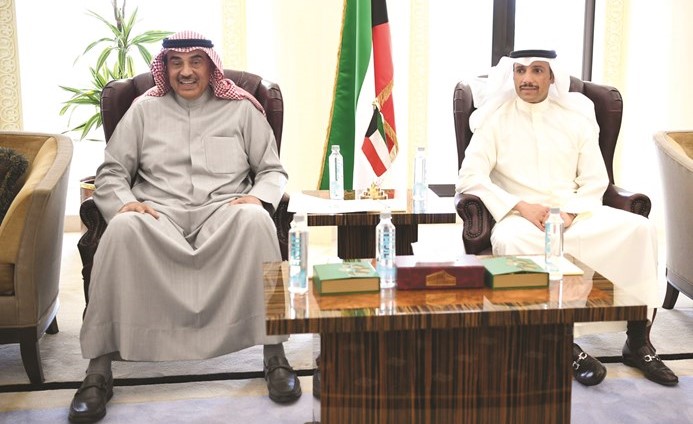 رئيس مجلس الأمة مرزوق الغانم وسمو رئيس الوزراء الشيخ صباح الخالد خلال الاجتماع