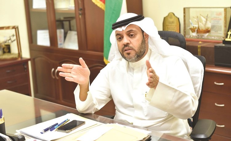 نواف العنزي متحدثا للزميل محمد راتب	 (متين غوزال)