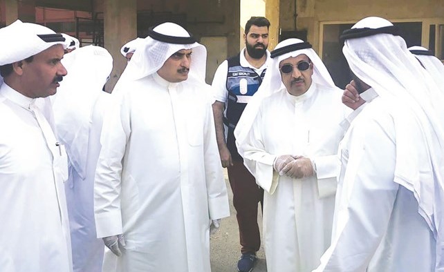 م.وليد الجاسم وم.أحمد المنفوحي خلال الجولة في مقاهي حولي