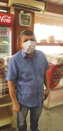 السيد موافي من أحد مخابز حولي