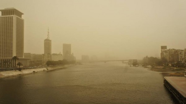 الحكومة المصرية تعلن وفاة 20 شخصاً نتيجة سوء الطقس