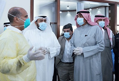 رئيس الوزراء يتفقد مركزي فحص الوافدين والحجر الصحي بمنتزه الخيران