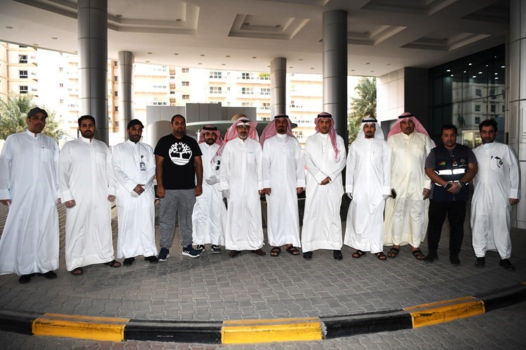 عدد من مفتشي اللجنة بحضور د.مبارك الجافور ورئيس فريق التفتيش محمد الظفيري