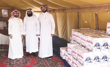 مجلس إدارة الجمعية خلال توزيع السلال الوقائية