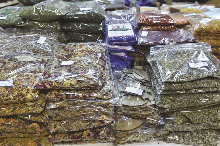 الأعشاب تساهم في علاج نزلات البرد