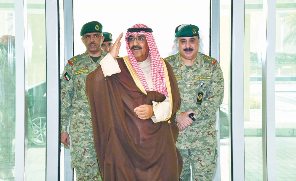 الشيخ مشعل الأحمد والفريق الركن م. هاشم الرفاعي