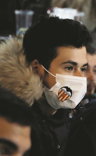 «كورونا» يجتاح 35% من لاعبي فالنسيا.. ..وهرتا برلين يدخل الحجر