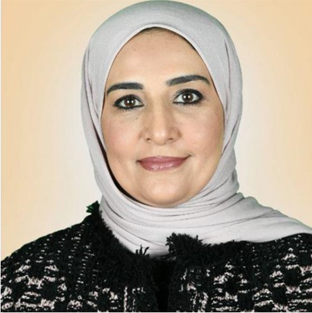 الوزيرة مريم العقيل 