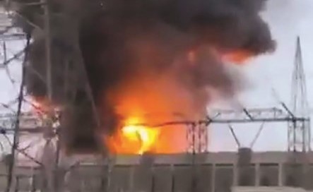 الحريق خلف سحبا دخانية كثيفة