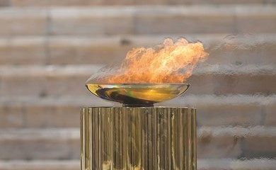 اليونان تسلم طوكيو شعلة الأولمبياد.. وأستراليا تؤكد مشاركتها