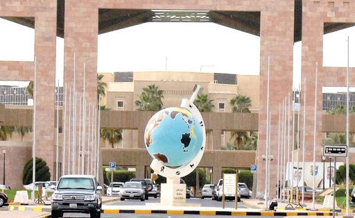جامعة الكويت و"التطبيقي" تعتزمان تعديل التقويم الجامعي بما يتناسب وقرارات مجلس الوزراء