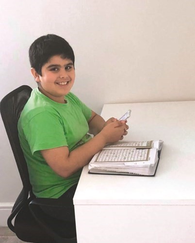 أحد الطلاب المشاركين