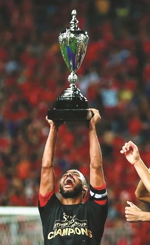 عاشور وإكرامي خارج أسوار الأهلي.. وشيكابالا يقرر الاعتزال