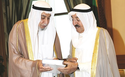 صاحب السمو الأمير الشيخ صباح الاحمديتسلم كتابا من د. خالد المذكور