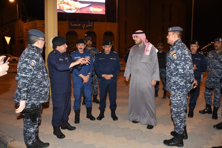 وزير الداخلية يتفقد الحالة الأمنية خلال فترة حظر التجول الجزئي
