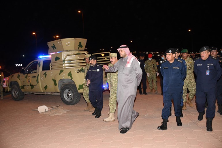 وزير الداخلية يتفقد الحالة الأمنية خلال فترة حظر التجول الجزئي