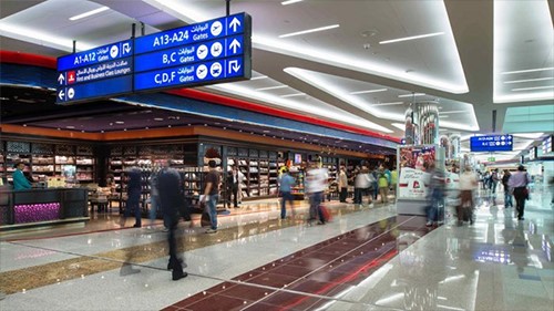 الإمارات: تعليق جميع الرحلات الجوية للركاب والترانزيت من وإلى الدولة لمدة أسبوعين ويسري ذلك بعد 48 ساعة