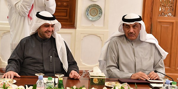 صاحب السمو لمجلس الوزراء: قالوا عن الكويت إنها الوحيدة بين دول العالم التي سبقت الآخرين في مواجهة هذا المرض الخطير مرض كورونا.. وزير الصحة الدكتور نسميه الديكتاتور مع كل أوامره وهي كلها في صالح حياة المواطن وعيشته