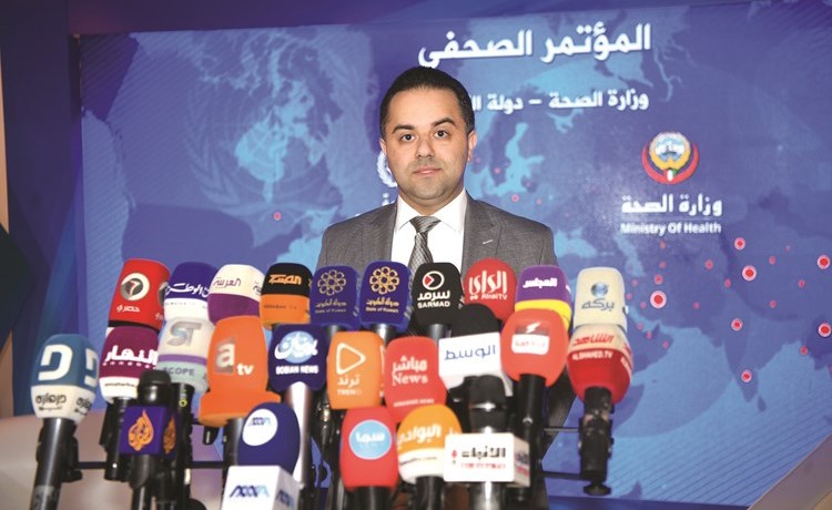 د. عبدالله السند خلال المؤتمر(محمد هاشم)
