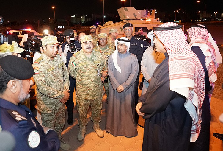 سمو رئيس الوزراء يثني على حرص واهتمام سمو الشيخ سالم العلي رئيس الحرس الوطني والشيخ مشعل الأحمد الجابر الصباح نائب رئيس الحرس الوطني على رفع كفاءة منتسبي الحرس الوطني بكل احترافية في هذا الظرف الطارئ