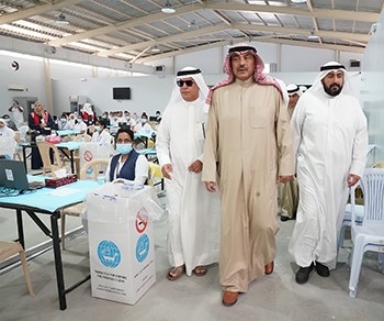 رئيس الوزراء يتفقد مراكز الفحص بالمطار استعداداً لاستقبال العائدين من الخارج