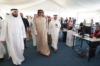 رئيس الوزراء يتفقد مراكز الفحص بالمطار استعداداً لاستقبال العائدين من الخارج
