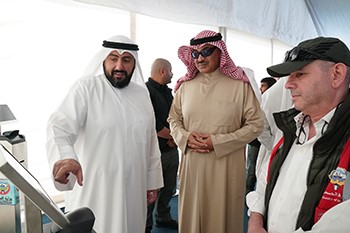 رئيس الوزراء يتفقد مراكز الفحص بالمطار استعداداً لاستقبال العائدين من الخارج