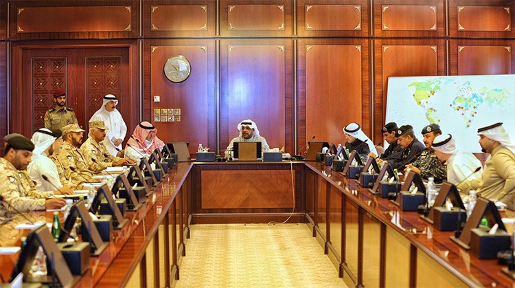 وزير الدفاع بحث مع وزير الخارجية ورئيس "الامن الوطني" إجراءات مواجهة "كورونا"