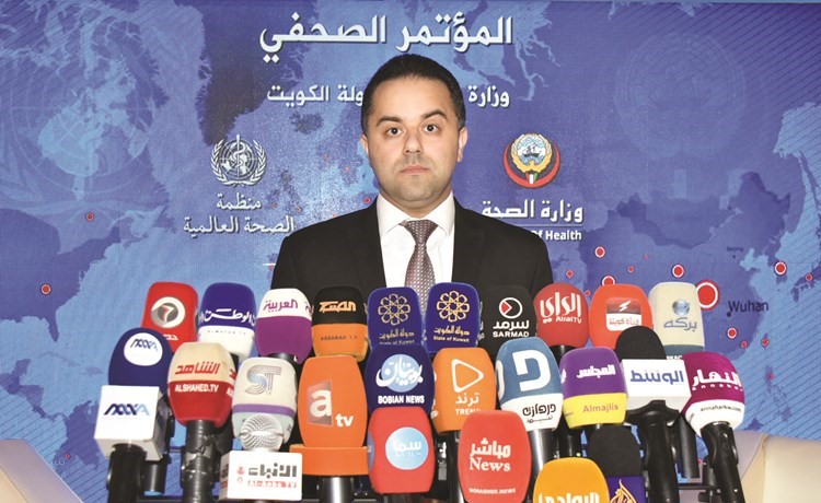 د. عبدالله السند خلال المؤتمر			(محمد هنداوي)