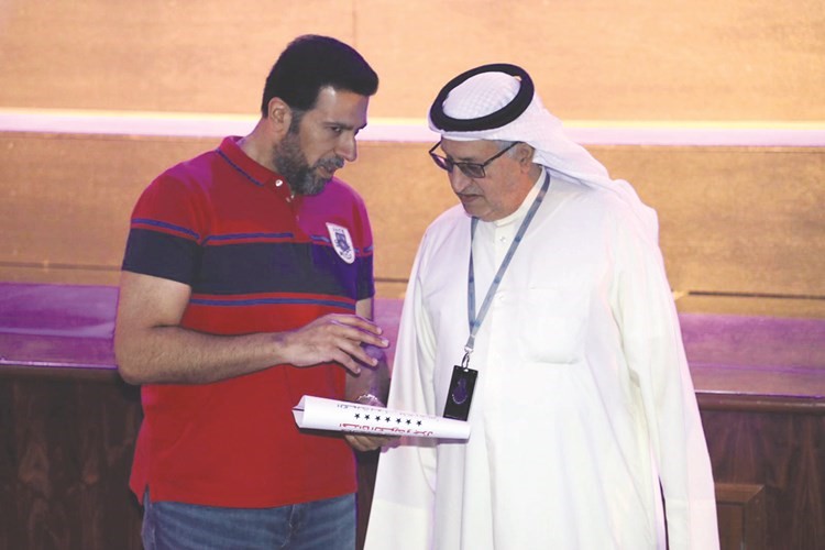 مدير عام الانتاج البرامجي المشترك علي الريس مع د. علي حسن في تصوير الكويت نعمة