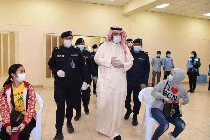 وزير الداخلية ووزيرة الشؤون الاجتماعية تفقدا المقار المخصصة لاستقبال مخالفي الإقامة