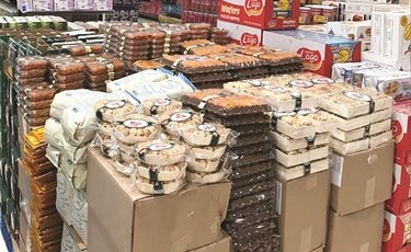 أصناف غذائية في السوق المركزي الجديد لجمعية العقيلة التعاونية