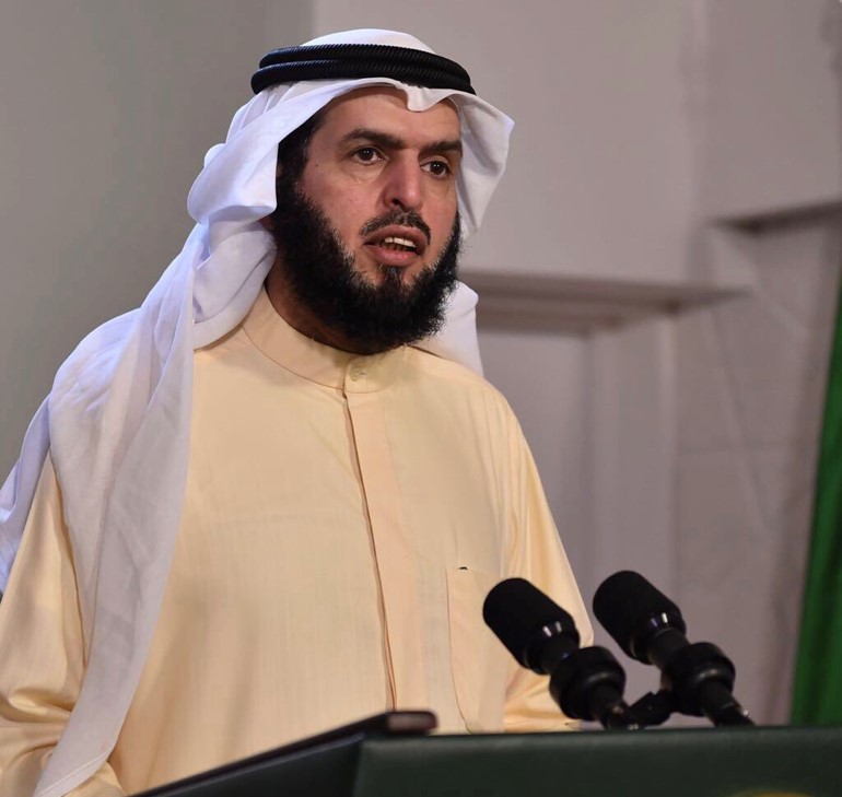 عادل الدمخي 