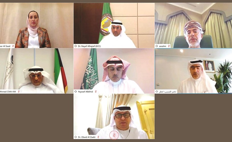 د.نايف الحجرف ود.أحمد الملحم خلال الاجتماع الاستثنائي للجنة رؤساء هيئات الأسواق المالية (أو من يعادلهم) بدول الخليج