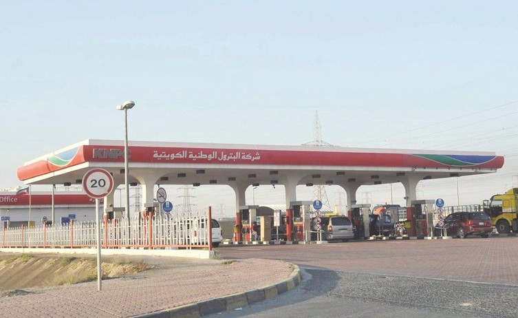 «البترول الوطنية»: مبيعات البنزين انخفضت بأكثر من 60% بعد الحظر الجزئي