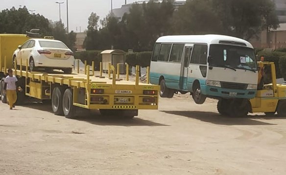 جانب من رفع السيارات المهملة